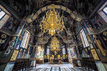 cat284/dom3/lang1/img1/350--romania-pixa-Monastery Sihastria Putnei Bucovina Romania.jpg